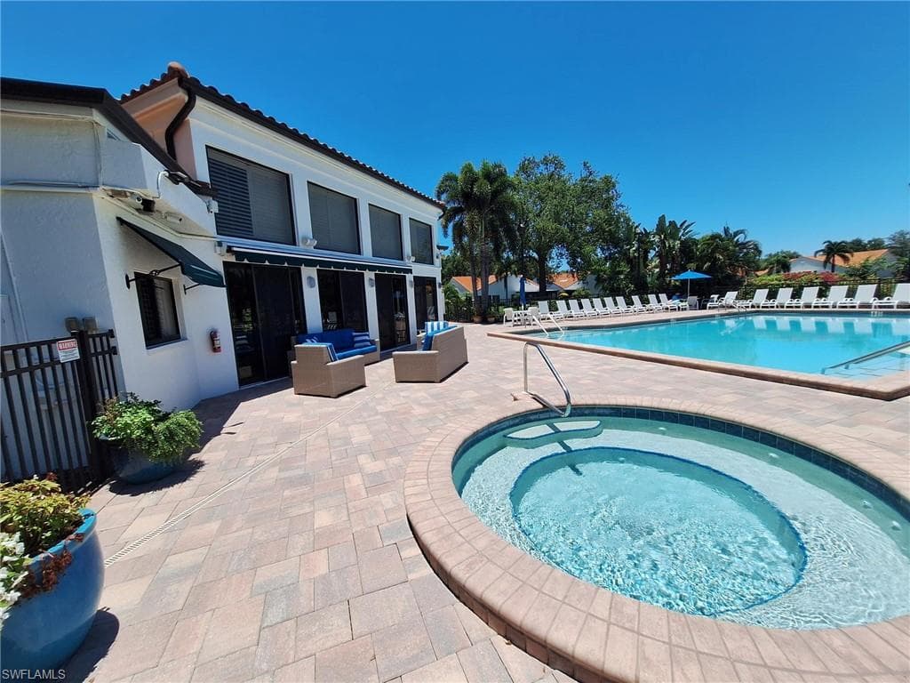 551 Beachwalk CIR # 0, NAPLES FL 34108-9