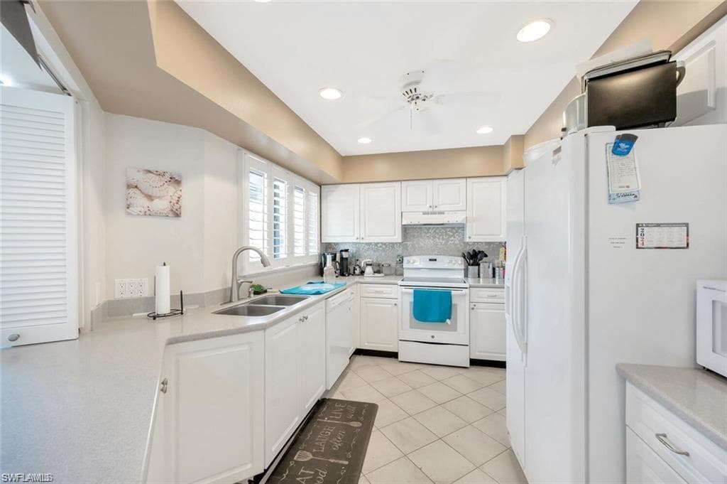 551 Beachwalk CIR # 0, NAPLES FL 34108-13