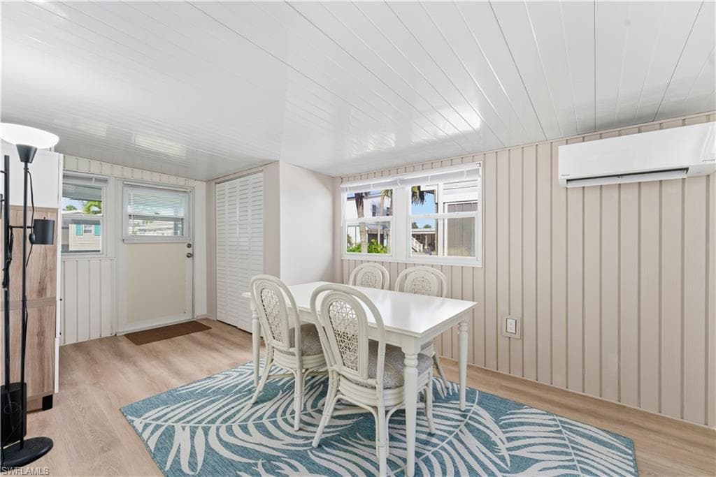 11391 Cypress LN, FORT MYERS BEACH FL 33931-8