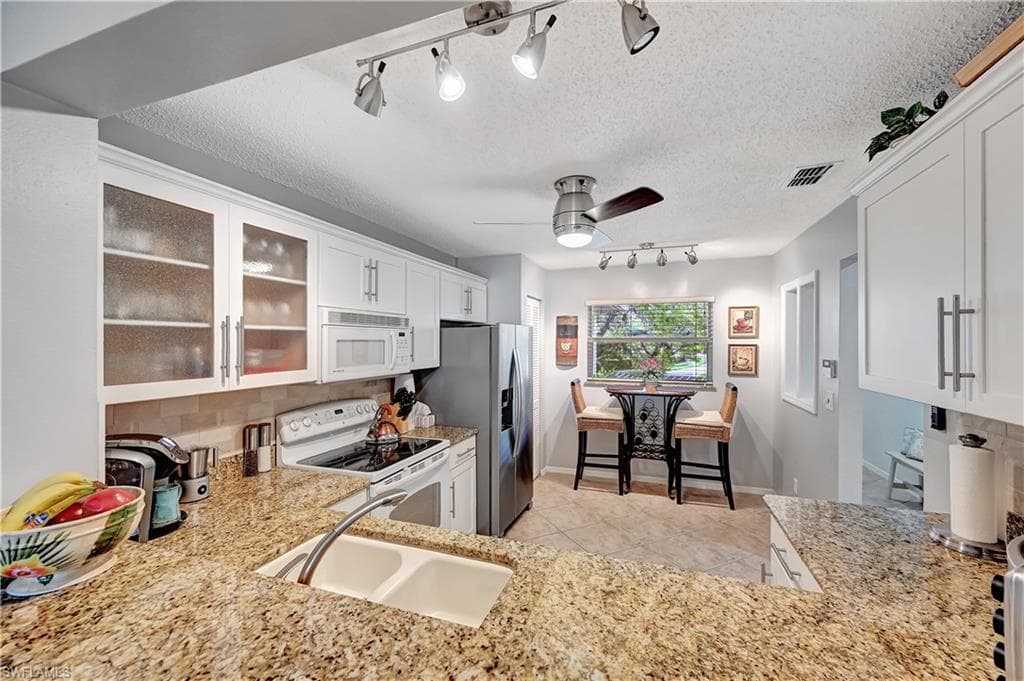 784 Landover CIR # 203, NAPLES FL 34104-4