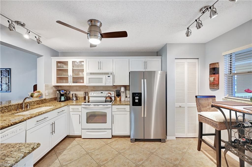 784 Landover CIR # 203, NAPLES FL 34104-3