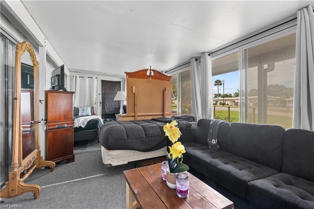 23 Derhenson DR, NAPLES FL 34114-15