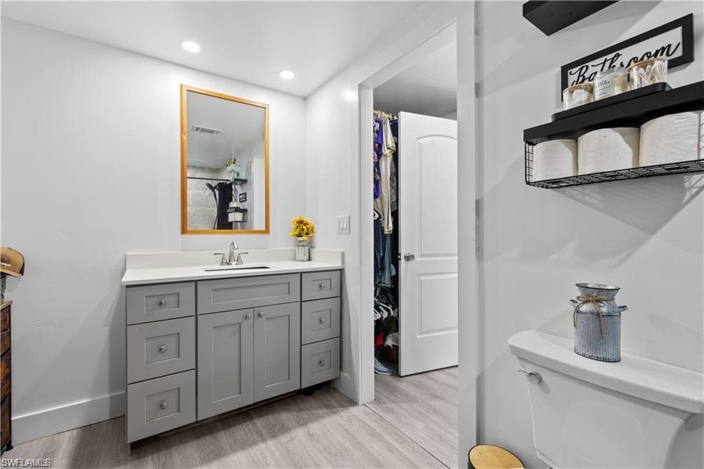 23 Derhenson DR, NAPLES FL 34114-13