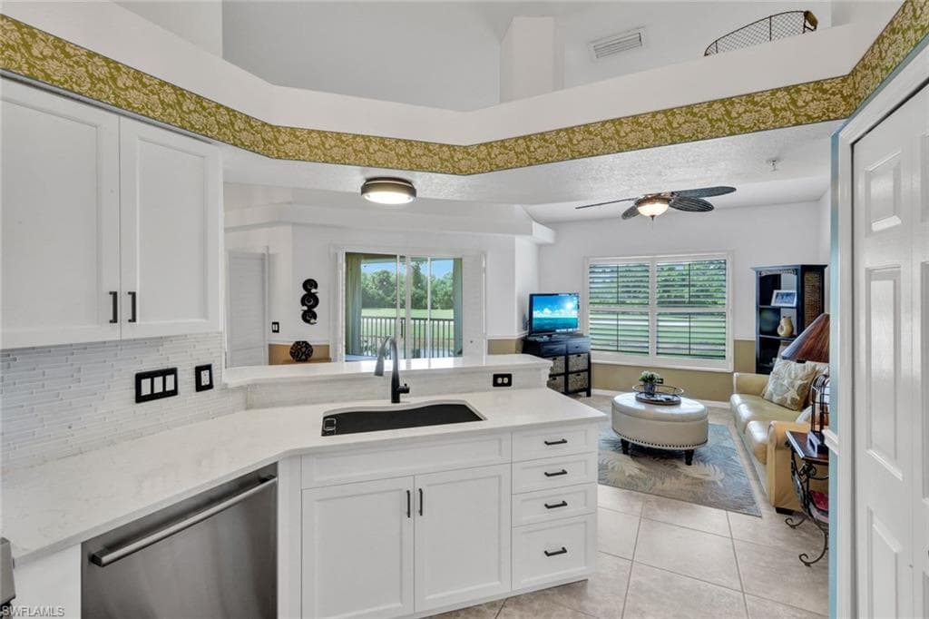 9600 Rosewood Pointe TER # 205, BONITA SPRINGS FL 34135-6