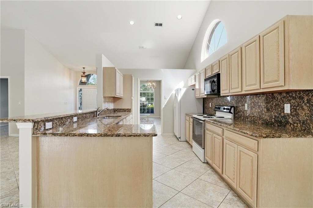 2268 Piccadilly CT, NAPLES FL 34112-24