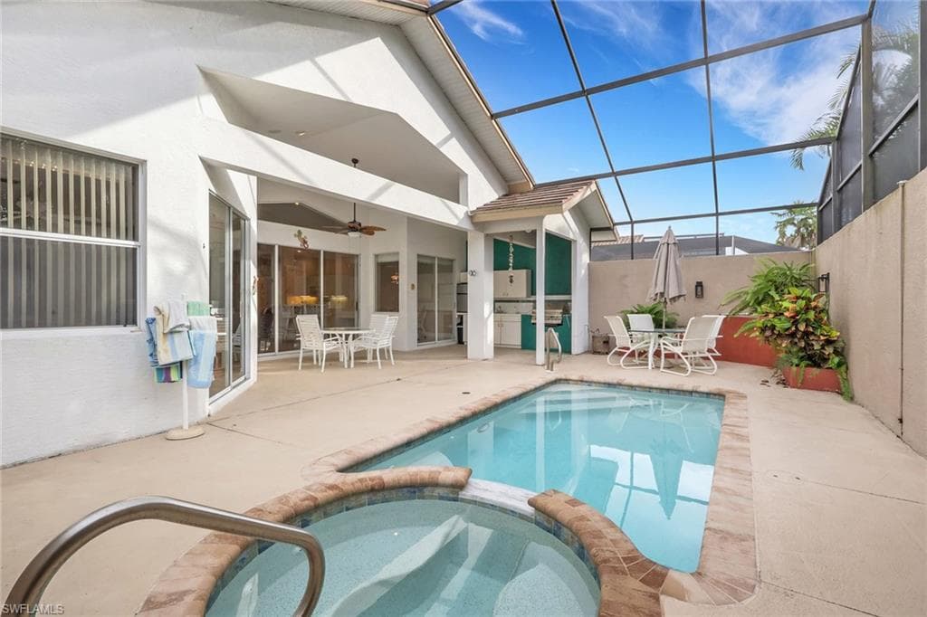 9519 Mariners Cove LN S, FORT MYERS FL 33919-2