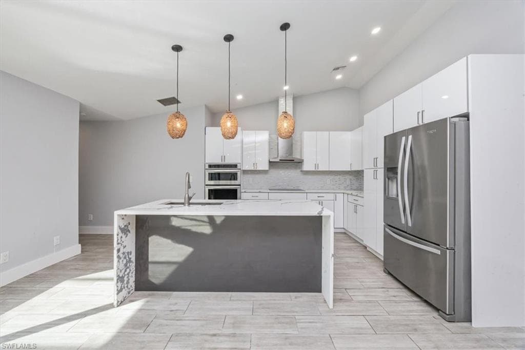 6161 Waxmyrtle WAY, NAPLES FL 34109-10