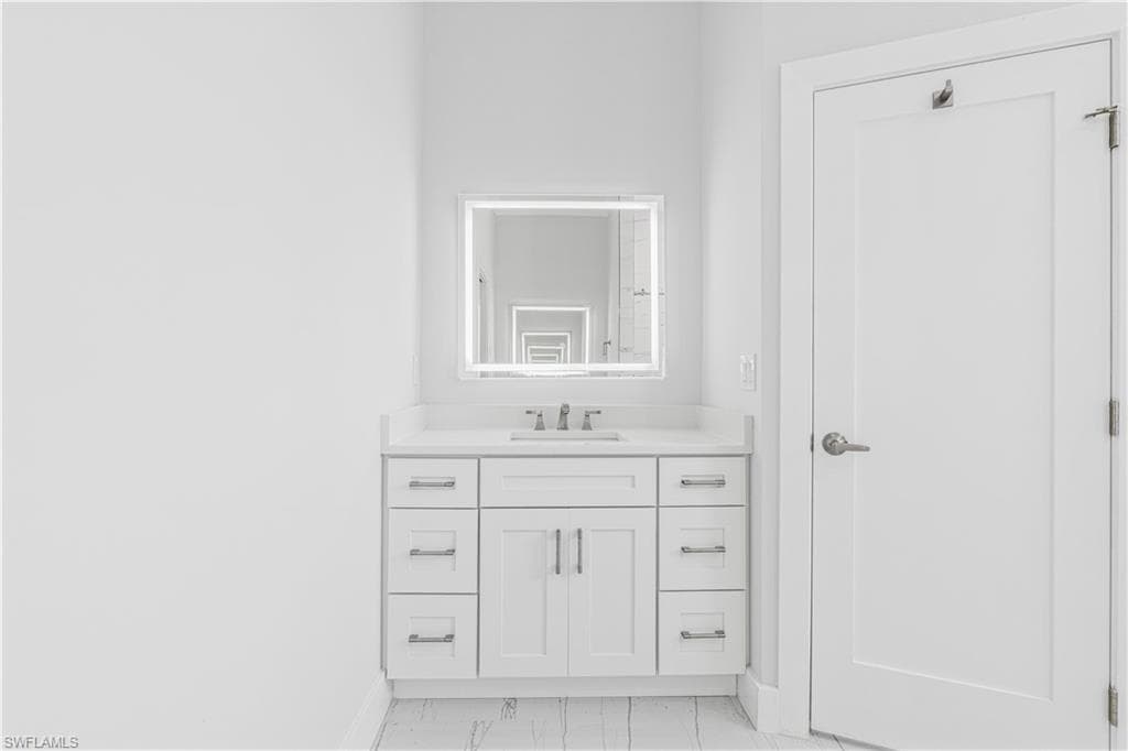 11105 Sea Tropic LN, FORT MYERS FL 33908-31