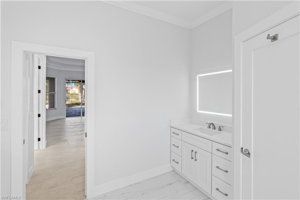 11105 Sea Tropic LN, FORT MYERS FL 33908-30