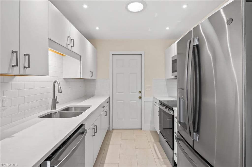 2781 Bruce ST-12