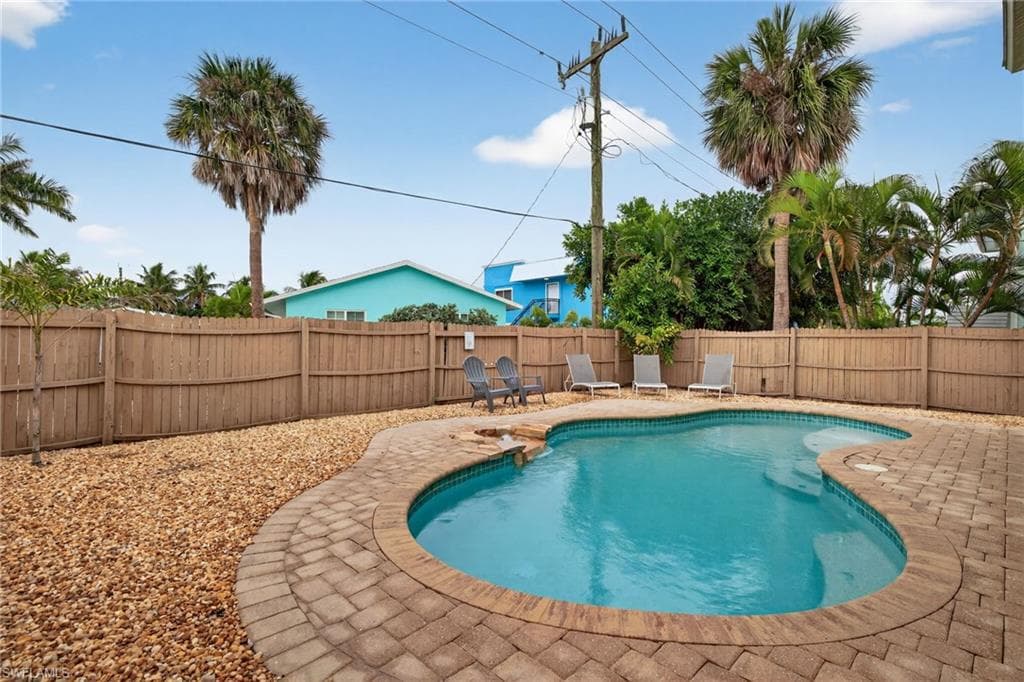 227 Mango ST, FORT MYERS BEACH FL 33931-10