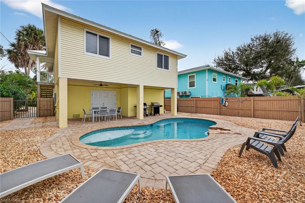 227 Mango ST, FORT MYERS BEACH FL 33931-7