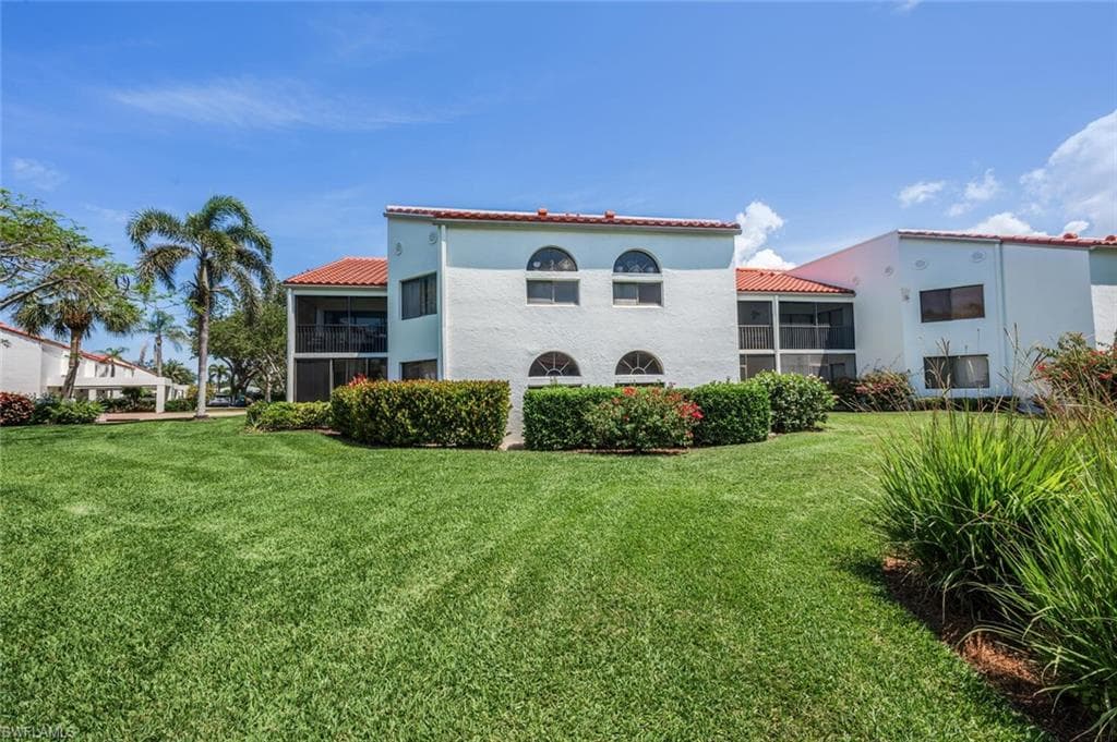559 Beachwalk CIR # U202, NAPLES FL 34108-22