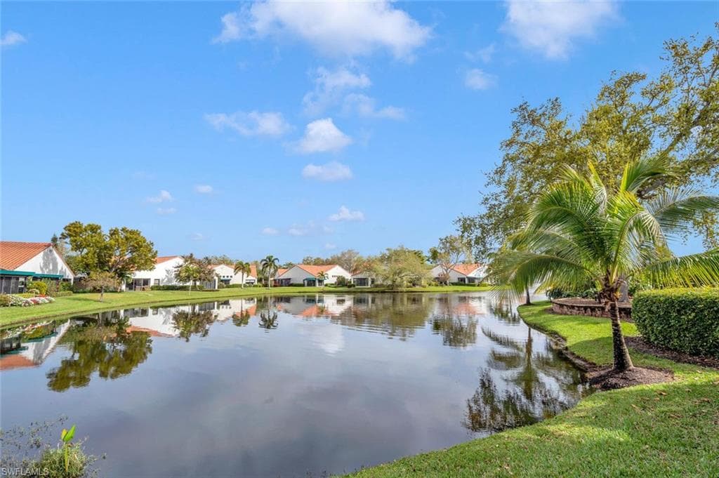 559 Beachwalk CIR # U202, NAPLES FL 34108-38