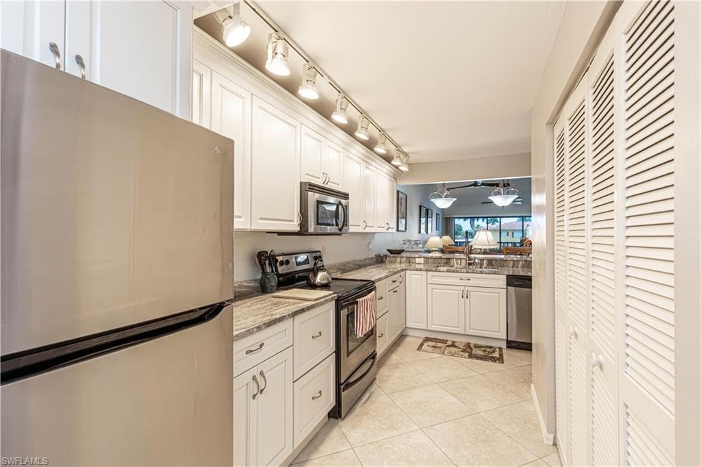 4410 Chantelle DR H-205-9