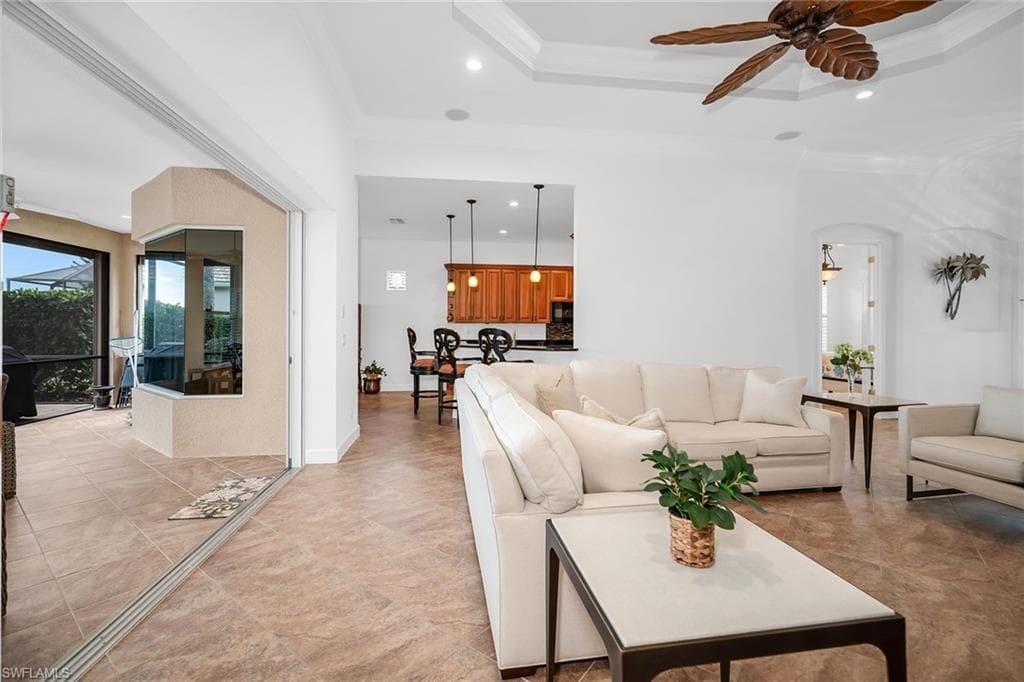 8264 Potomac LN, NAPLES FL 34104-15