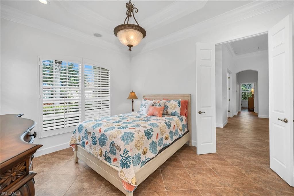 8264 Potomac LN, NAPLES FL 34104-32