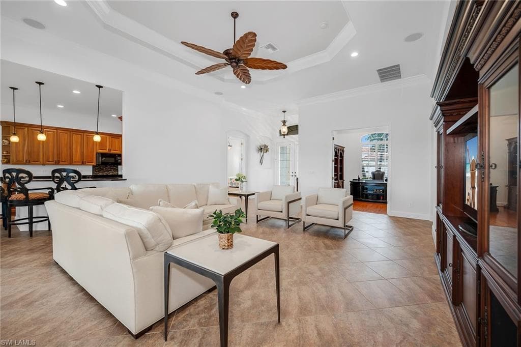 8264 Potomac LN, NAPLES FL 34104-10