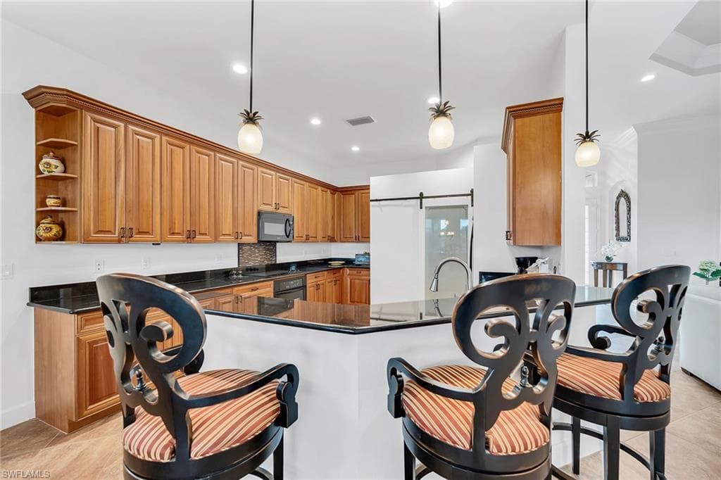 8264 Potomac LN, NAPLES FL 34104-18