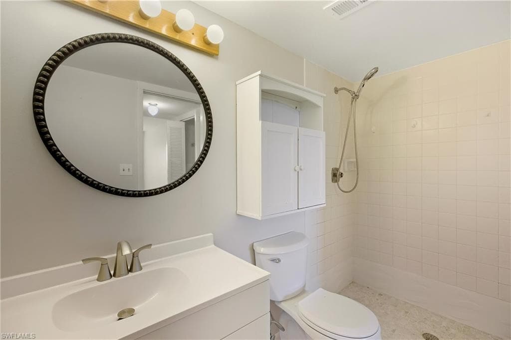 2111 Barkeley LN # 18, FORT MYERS FL 33907-11