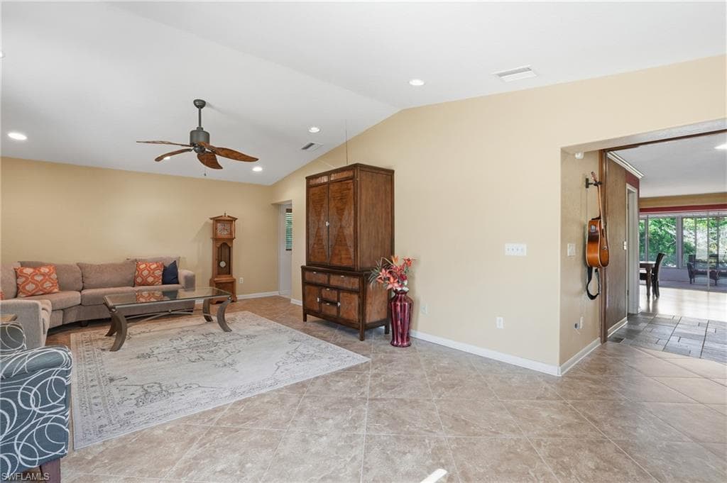 5541 Winkler RD, FORT MYERS FL 33919-1