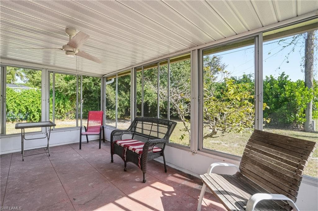 5541 Winkler RD, FORT MYERS FL 33919-18