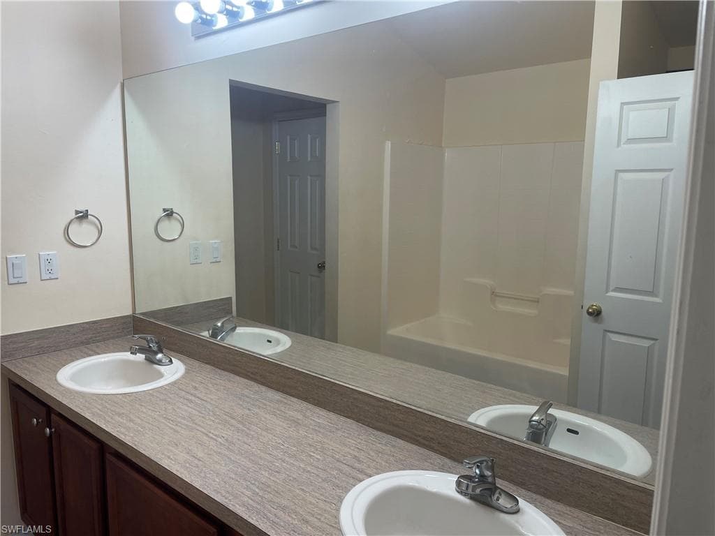 8421 GASSNER WAY, LEHIGH ACRES FL 33972-7