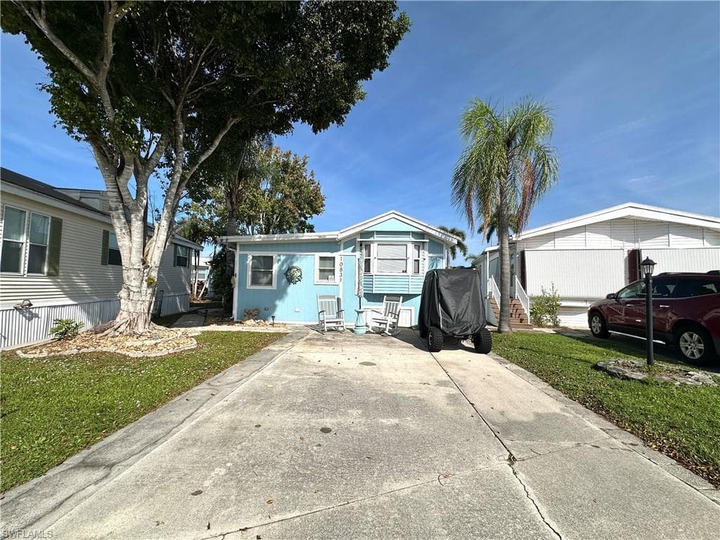 10831 Vireo CIR, ESTERO FL 33928-1