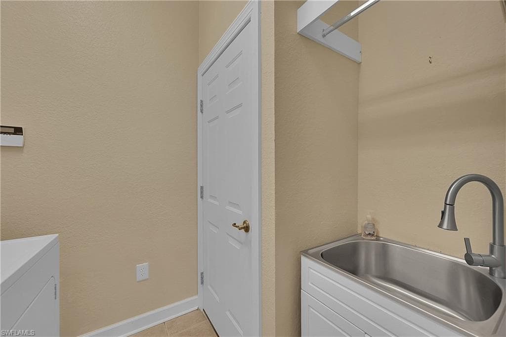 5569 WHISPERING WILLOW WAY, FORT MYERS FL 33908-28