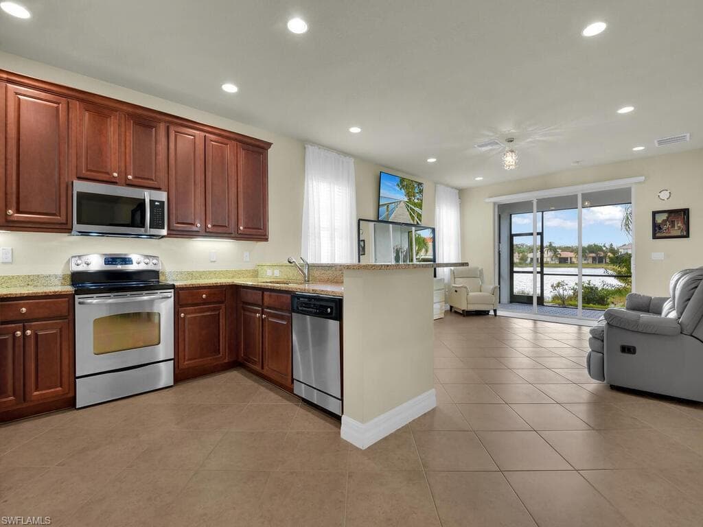 10538 Carolina Willow DR, FORT MYERS FL 33913-2