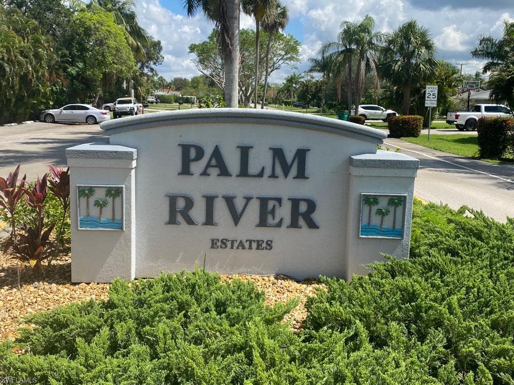 122 Palm River BLVD, NAPLES FL 34110-26