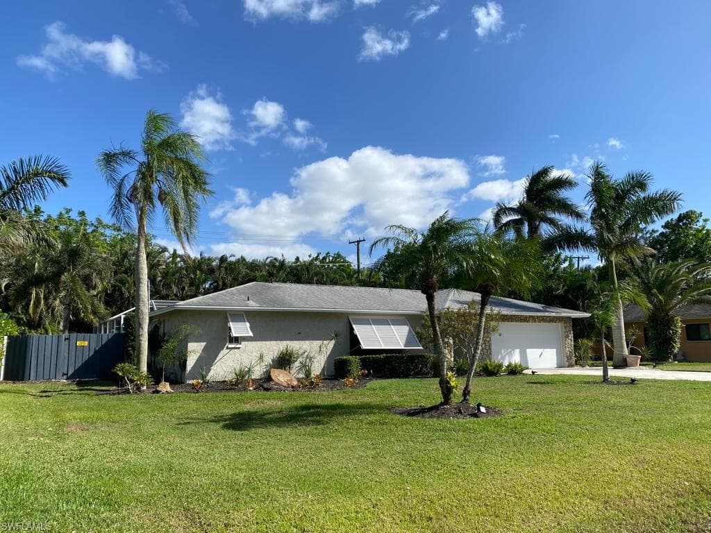 122 Palm River BLVD, NAPLES FL 34110-1