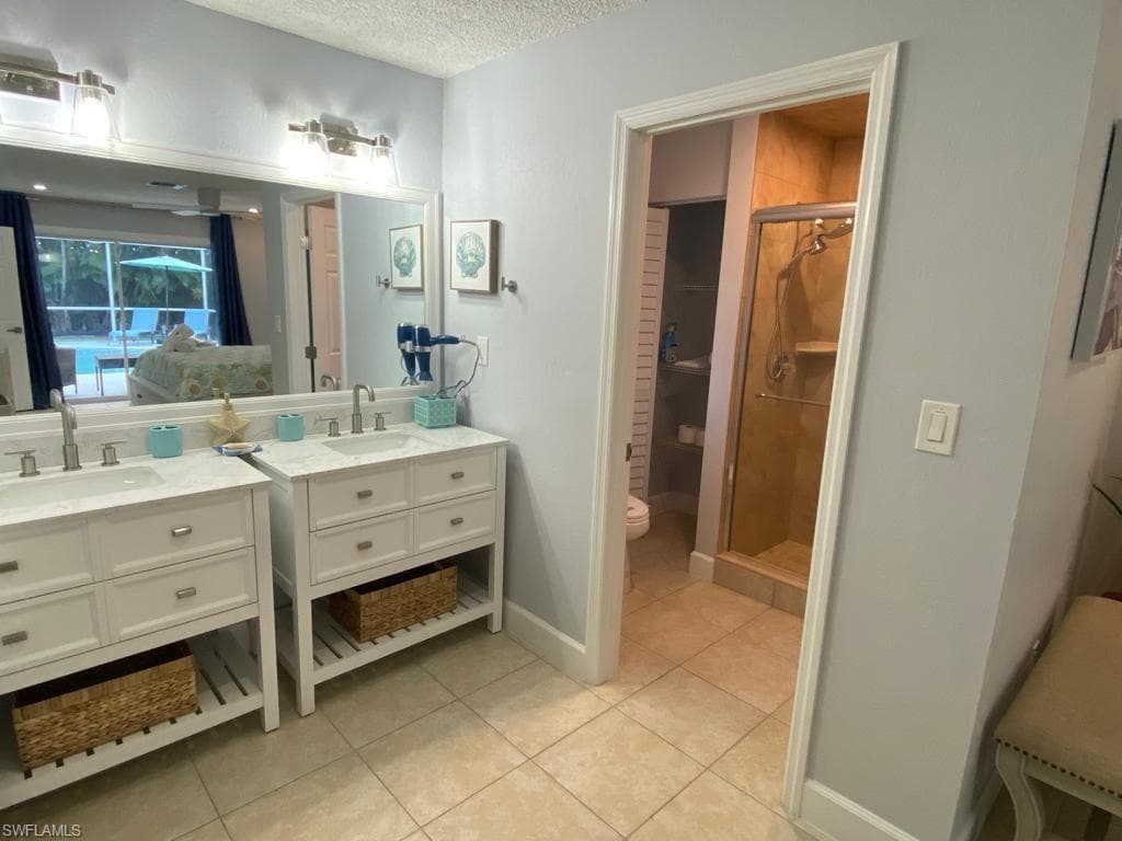 122 Palm River BLVD, NAPLES FL 34110-16