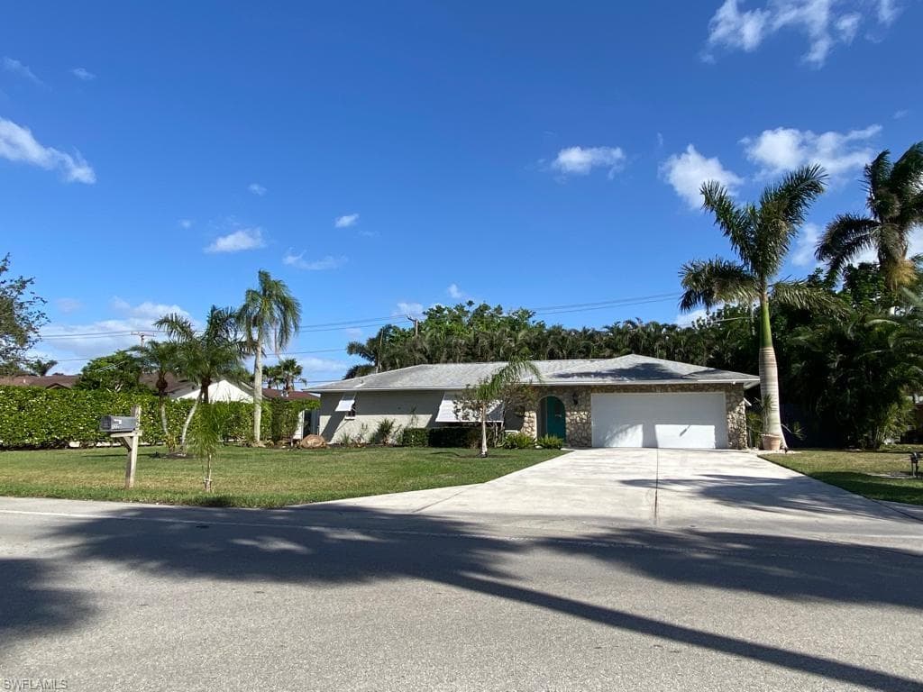 122 Palm River BLVD, NAPLES FL 34110-29