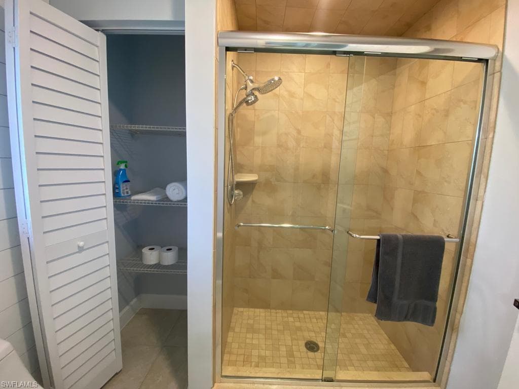 122 Palm River BLVD, NAPLES FL 34110-18