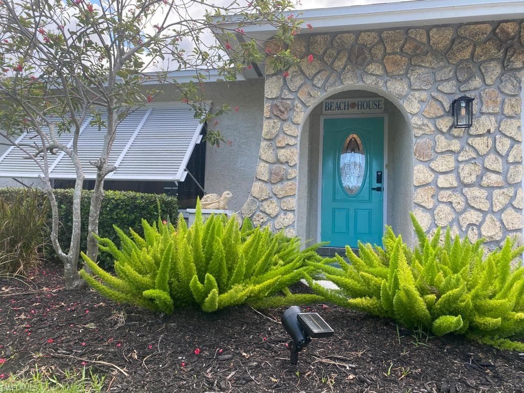 122 Palm River BLVD, NAPLES FL 34110-3