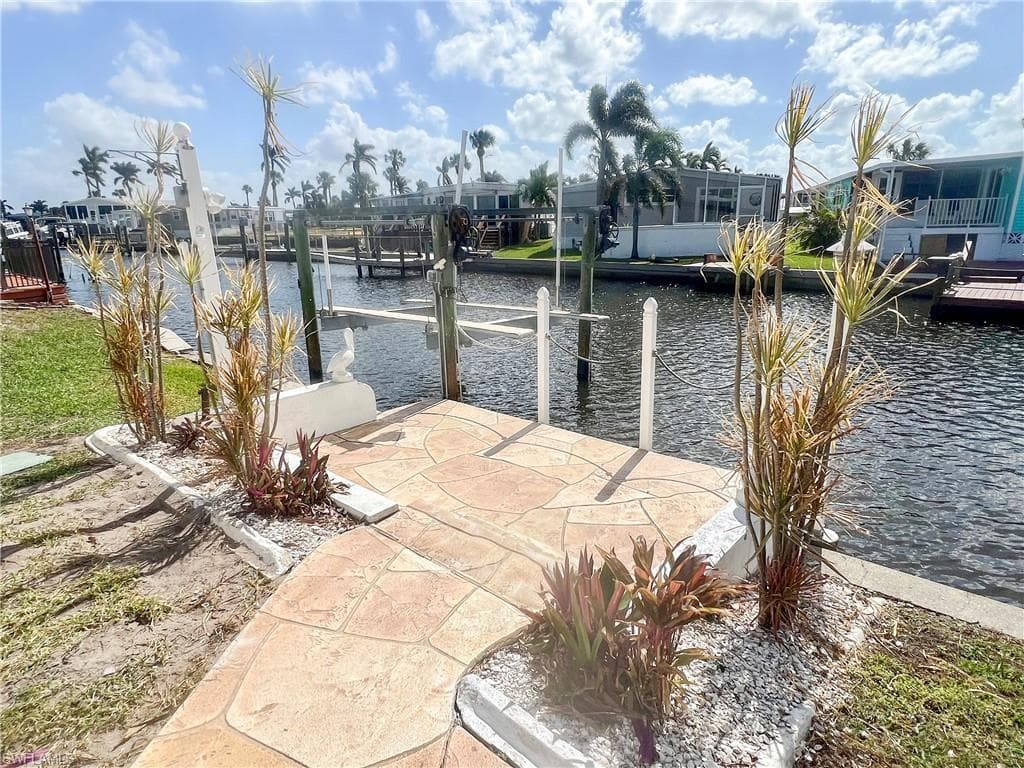 11331 Azalea LN, FORT MYERS BEACH FL 33931-1