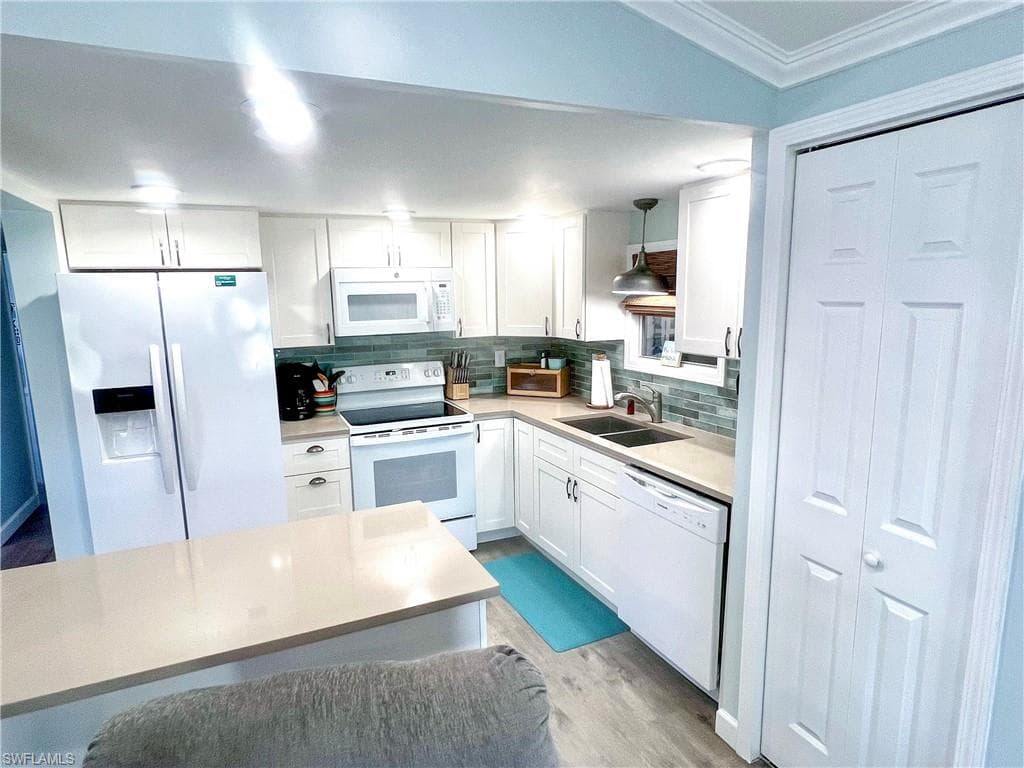 11331 Azalea LN, FORT MYERS BEACH FL 33931-15