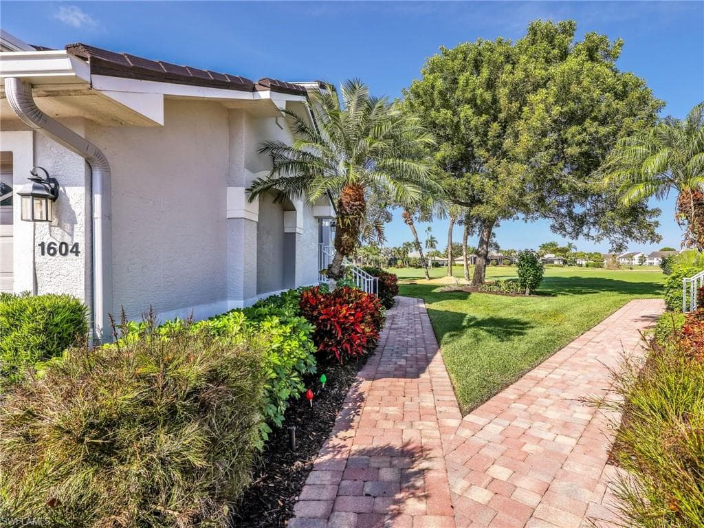 5893 Three Iron DR # 1604, NAPLES FL 34110-28