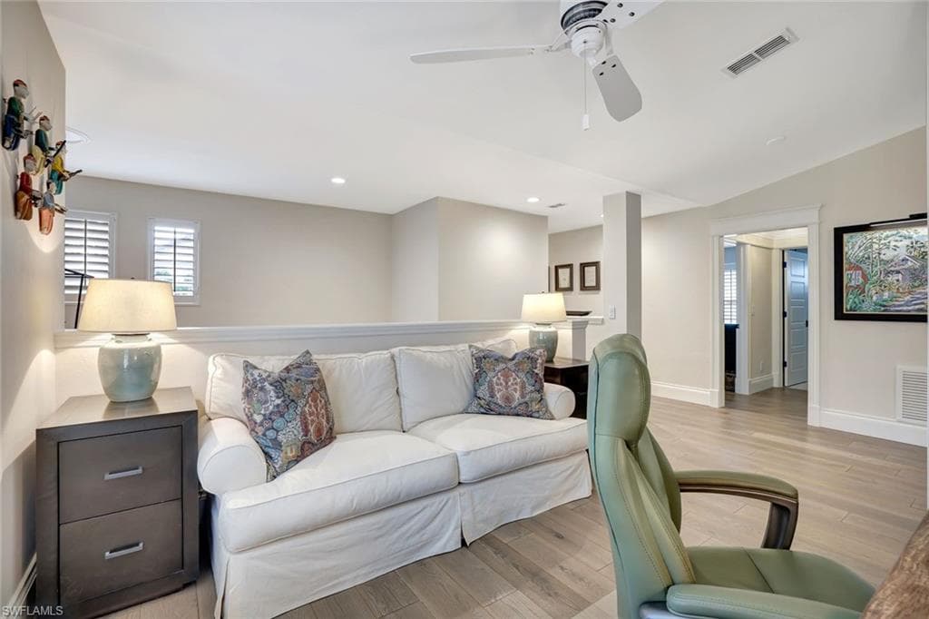 2540 Talon CT # 504, NAPLES FL 34105-5