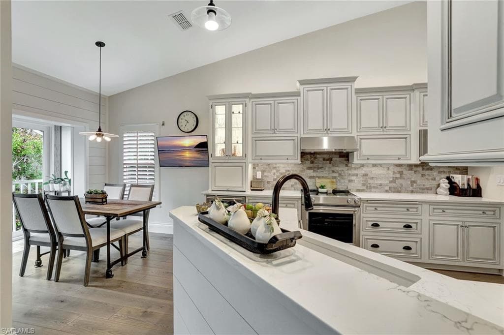 2540 Talon CT # 504, NAPLES FL 34105-12