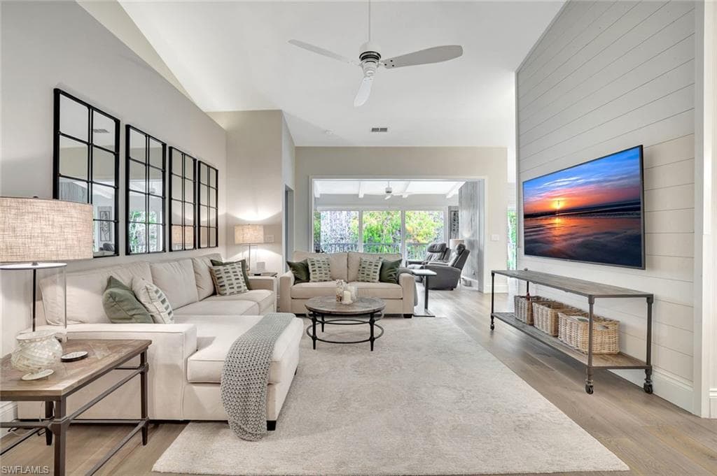 2540 Talon CT # 504, NAPLES FL 34105-4