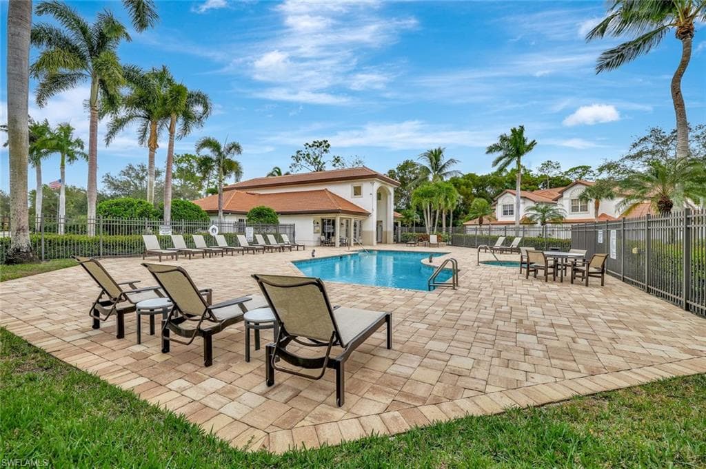 2540 Talon CT # 504, NAPLES FL 34105-24