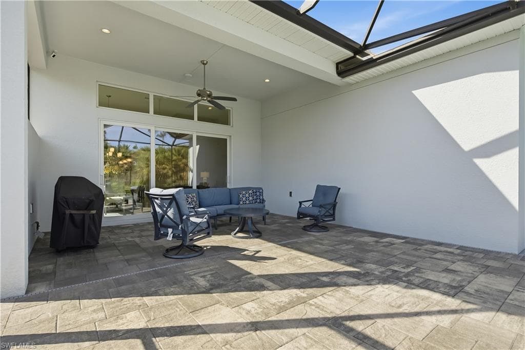 8999 Redonda DR, NAPLES FL 34114-26