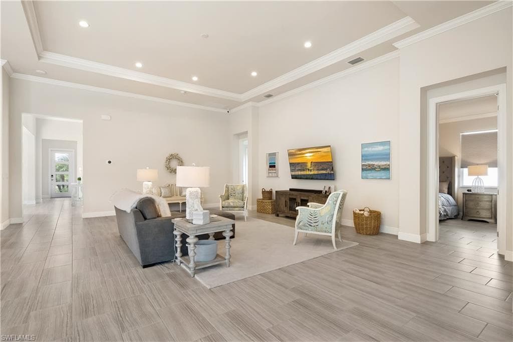 8999 Redonda DR, NAPLES FL 34114-8