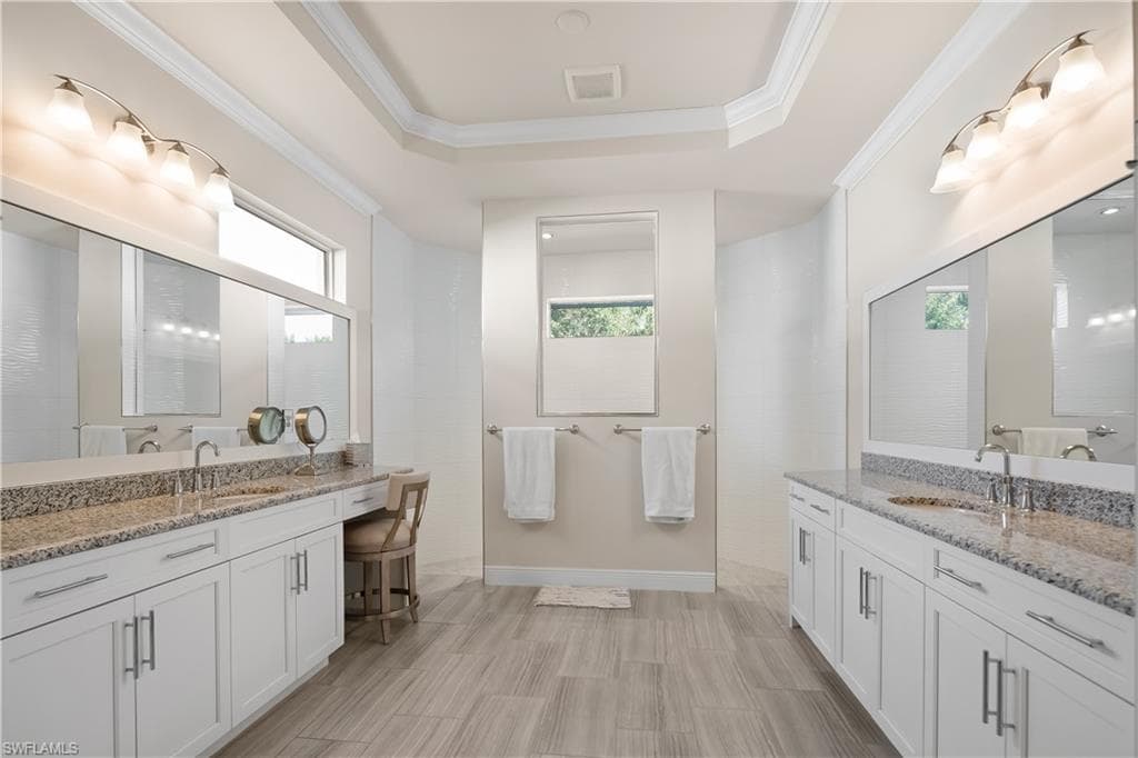 8999 Redonda DR, NAPLES FL 34114-10