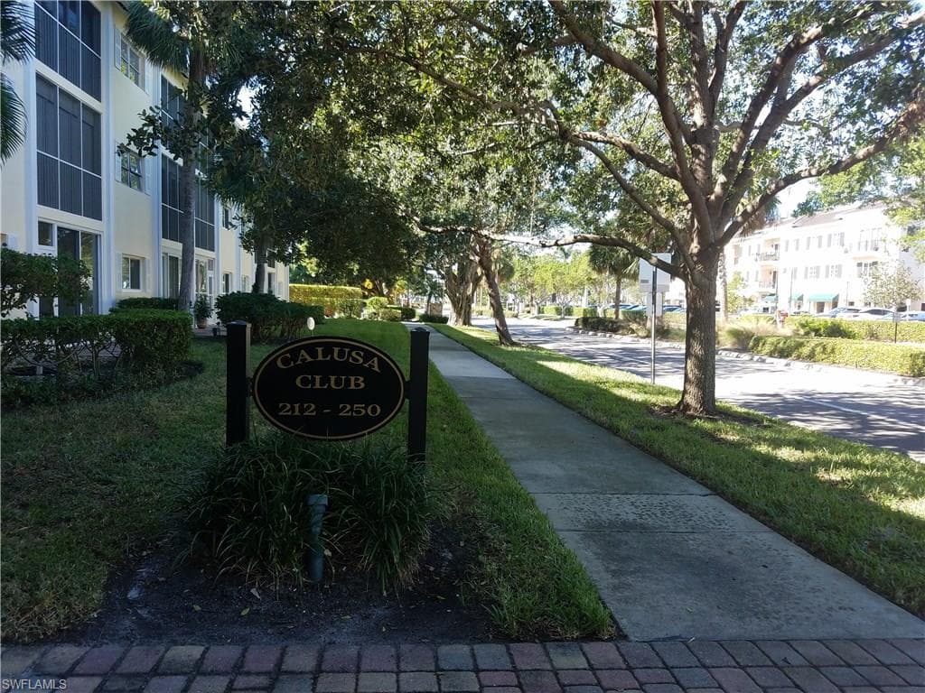 216 Banyan BLVD # 216, NAPLES FL 34102-1