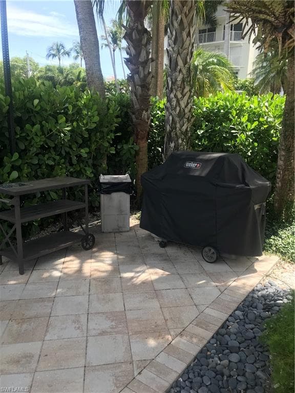 216 Banyan BLVD # 216, NAPLES FL 34102-5