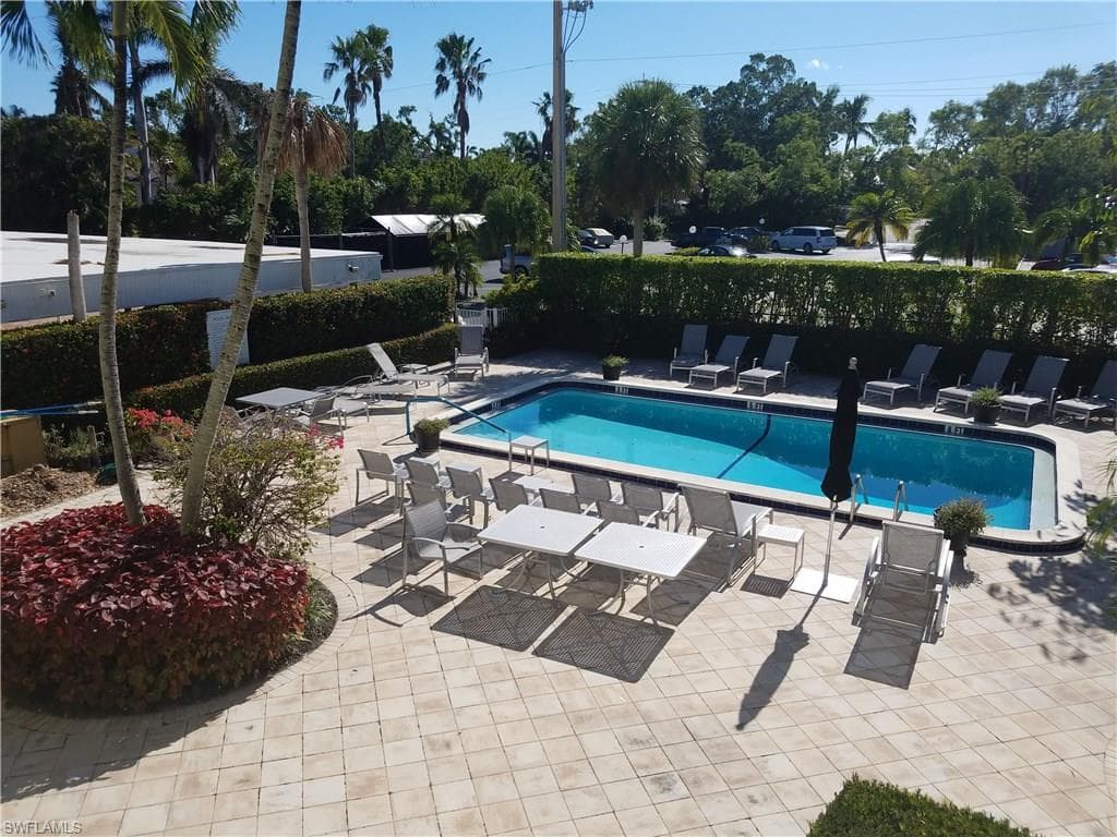216 Banyan BLVD # 216, NAPLES FL 34102-4