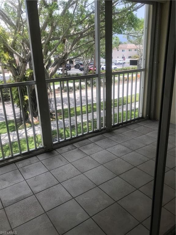 216 Banyan BLVD # 216, NAPLES FL 34102-20